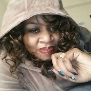 Meet your Posher, Sharon